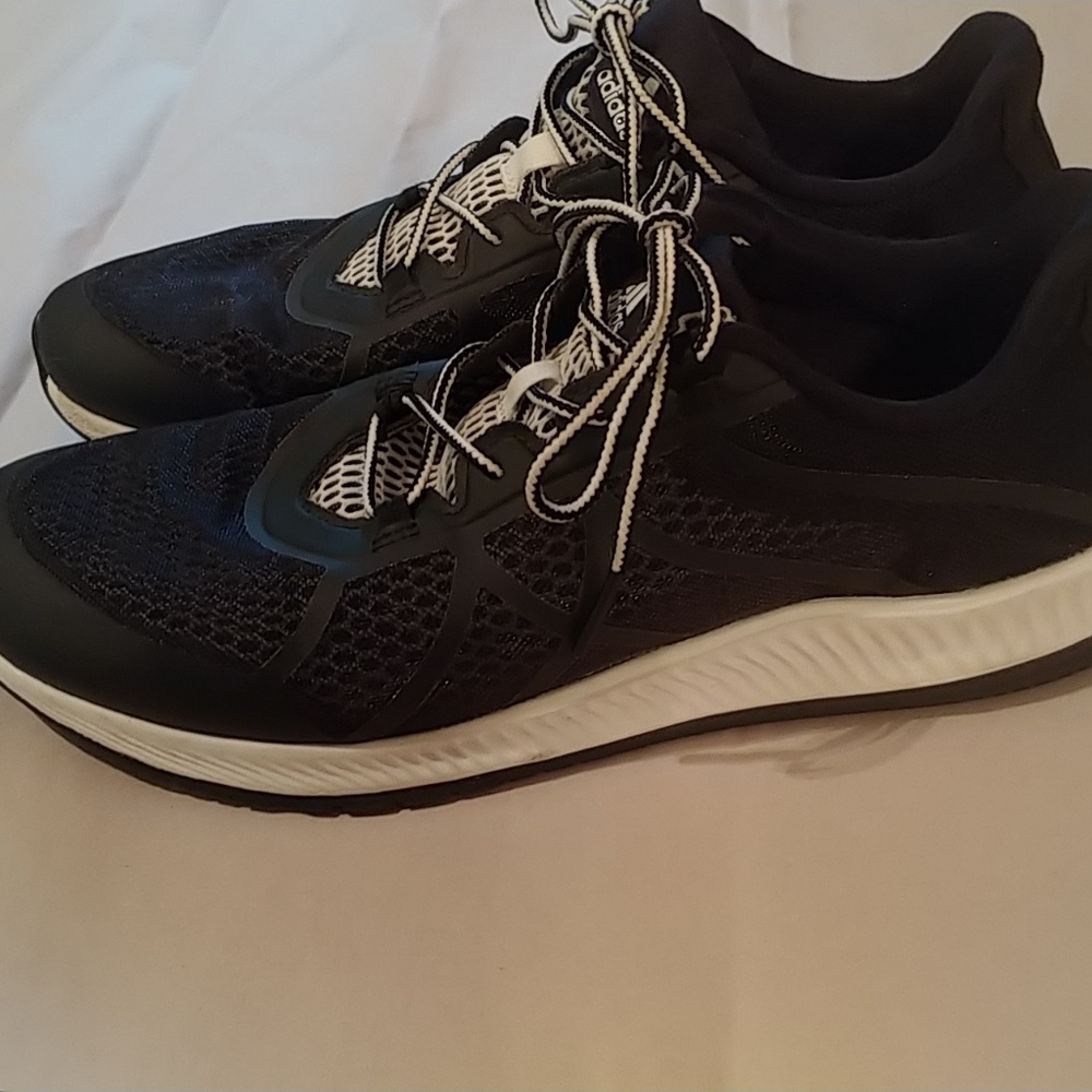 Black Adidas Bounce size 8.